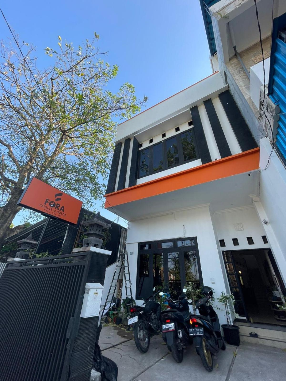 Fora Capsule Hostel Tuban Kuta Lombok Exterior foto
